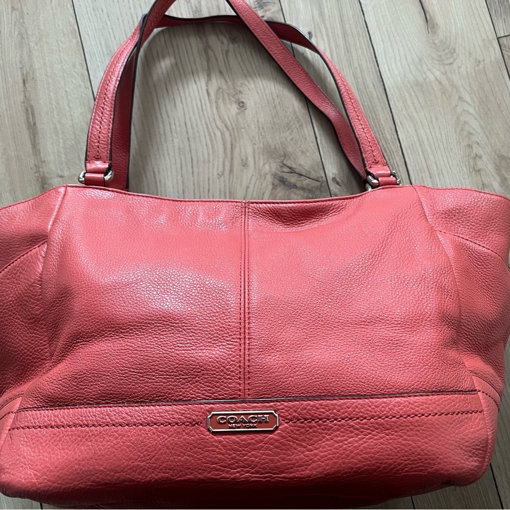 Coach Leather Shoulder bag Purse